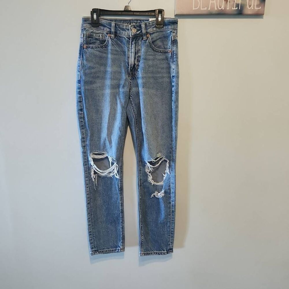 NWT American Eagle size O X Short Super High Rise Mom Jean Destroyed Denim Jeans